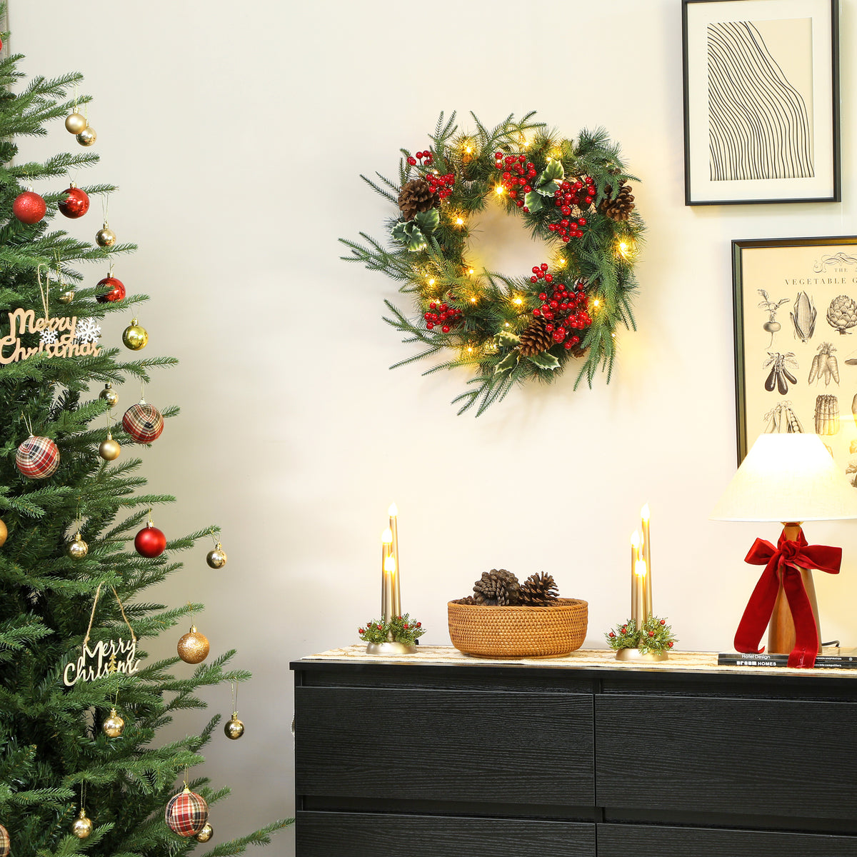Beleuchteter Weihnachtskranz 60 cm mit 35 LEDs, Timer, 170 Zweigspitzen, Tannenzapfen, Beeren, Stechpalmenblättern, Grün