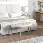 Banc bout de lit en forme demi-lune style Louis XVI structure en bois massif sculpté siège en tissu aspect lin crème