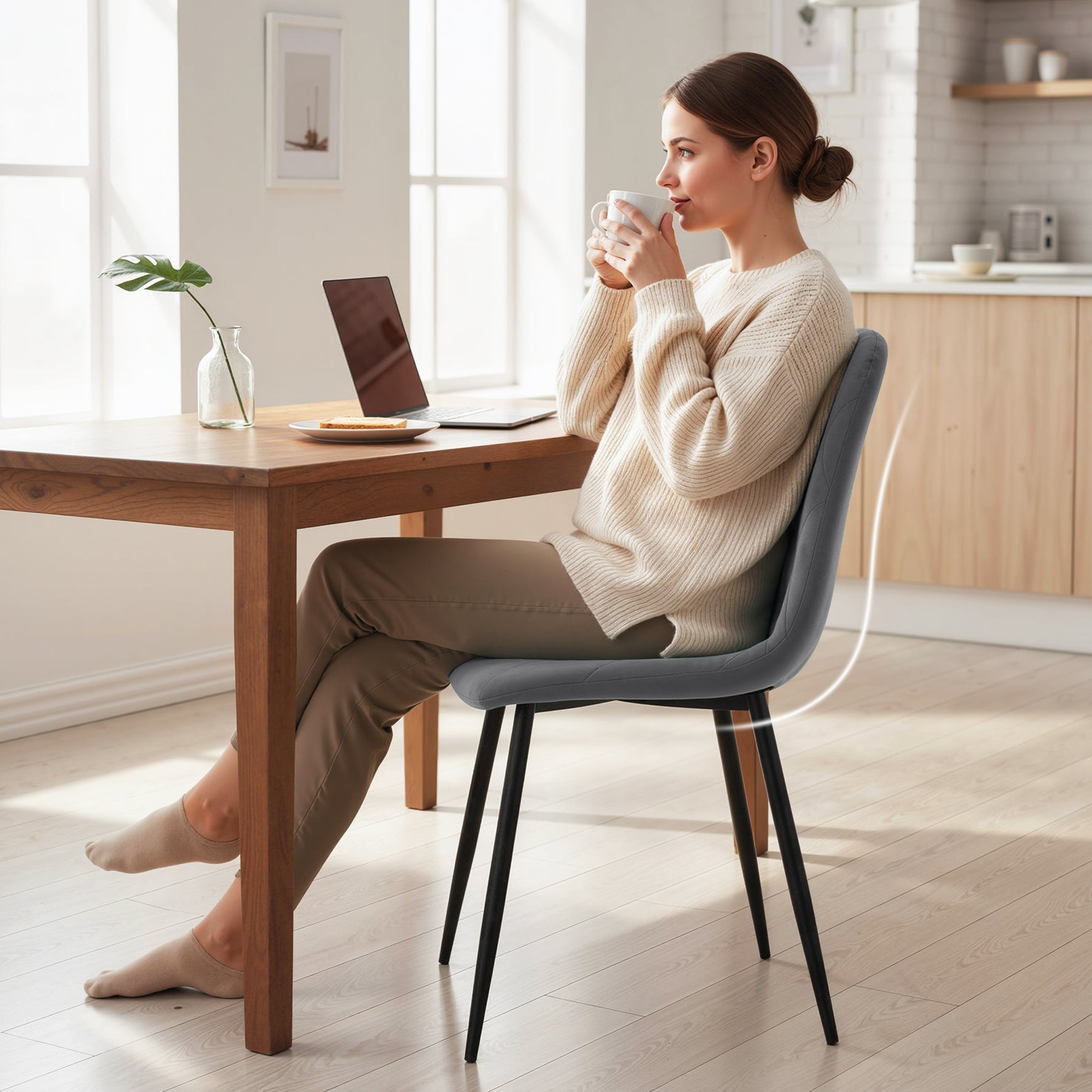 Lot de 4 chaises de salle à manger rembourrées avec dossier haut, pieds en acier et tissu effet velours, gris