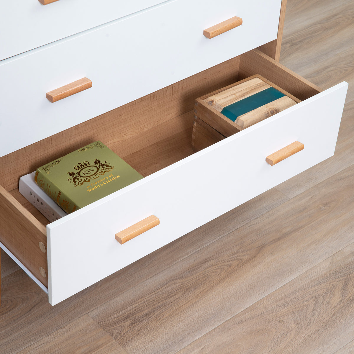 Commode Design scandinave 3 tiroirs coulissants Pieds effilés inclinés Panneaux Particules Aspect Bois Clair