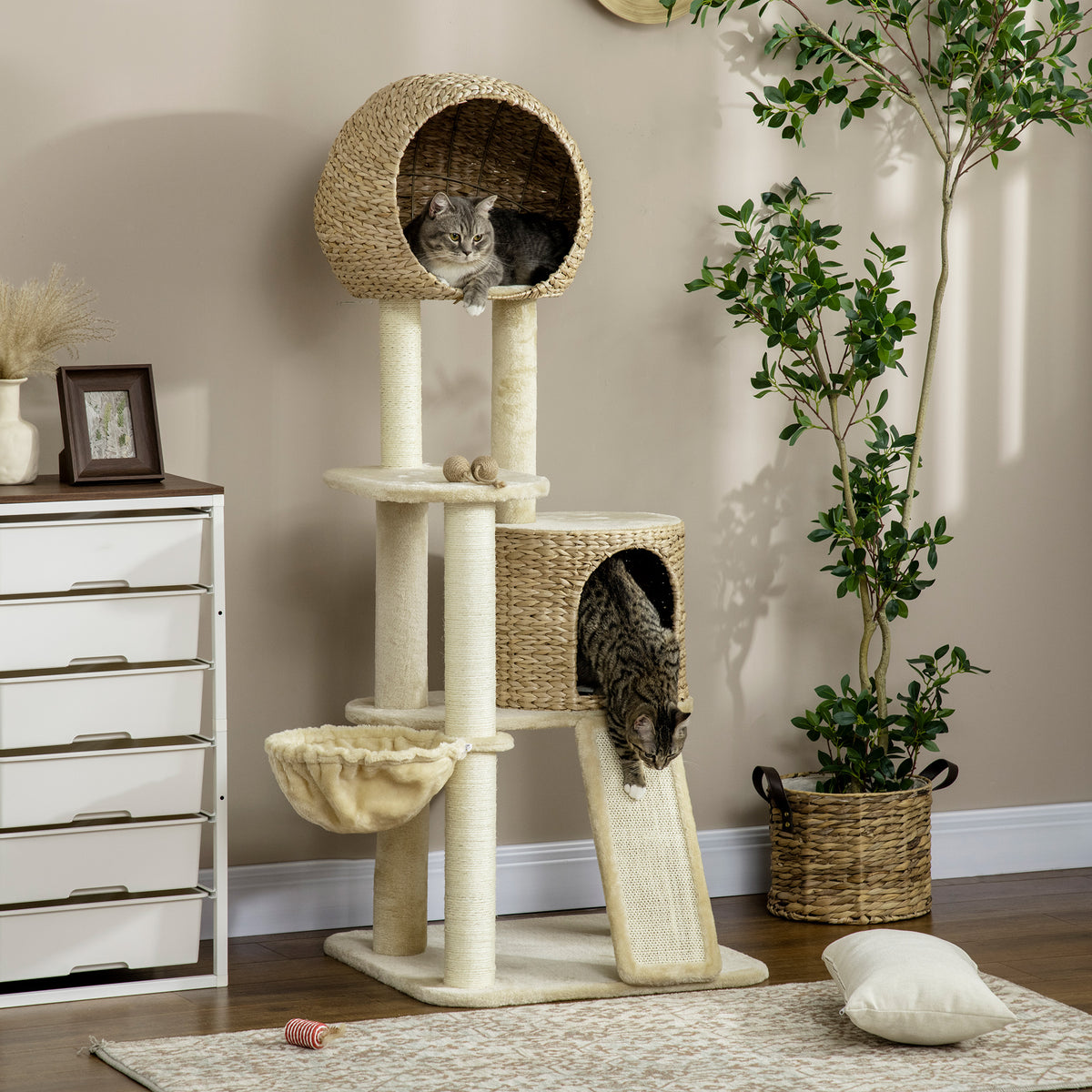 Arbre à chats griffoir sisal naturel 2 niches plateforme hamac peluche jacinthe d'eau - 60 x 60 x 150 cm beige