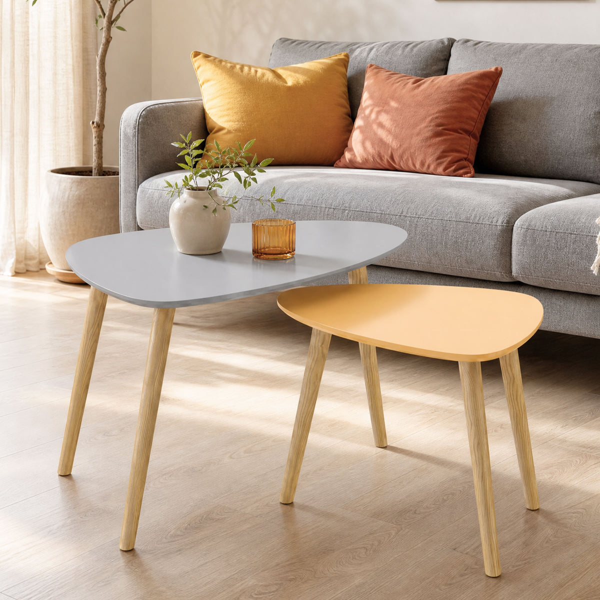 Lot de 2 tables basses gigognes design scandinave pieds en bois et plateau en bois, gris et jaune