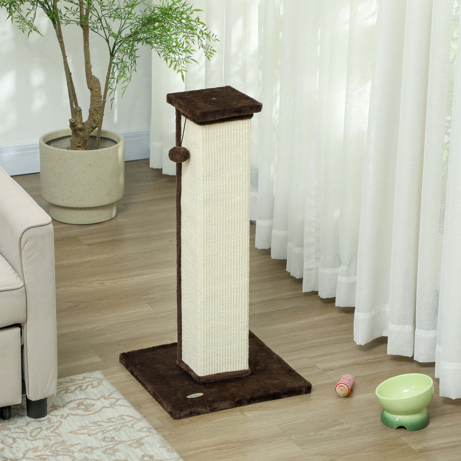 Griffoir pour chat poteau griffoir chat en sisal et peluche, boule suspendue base stable 41 x 41 x 81 cm marron et crème