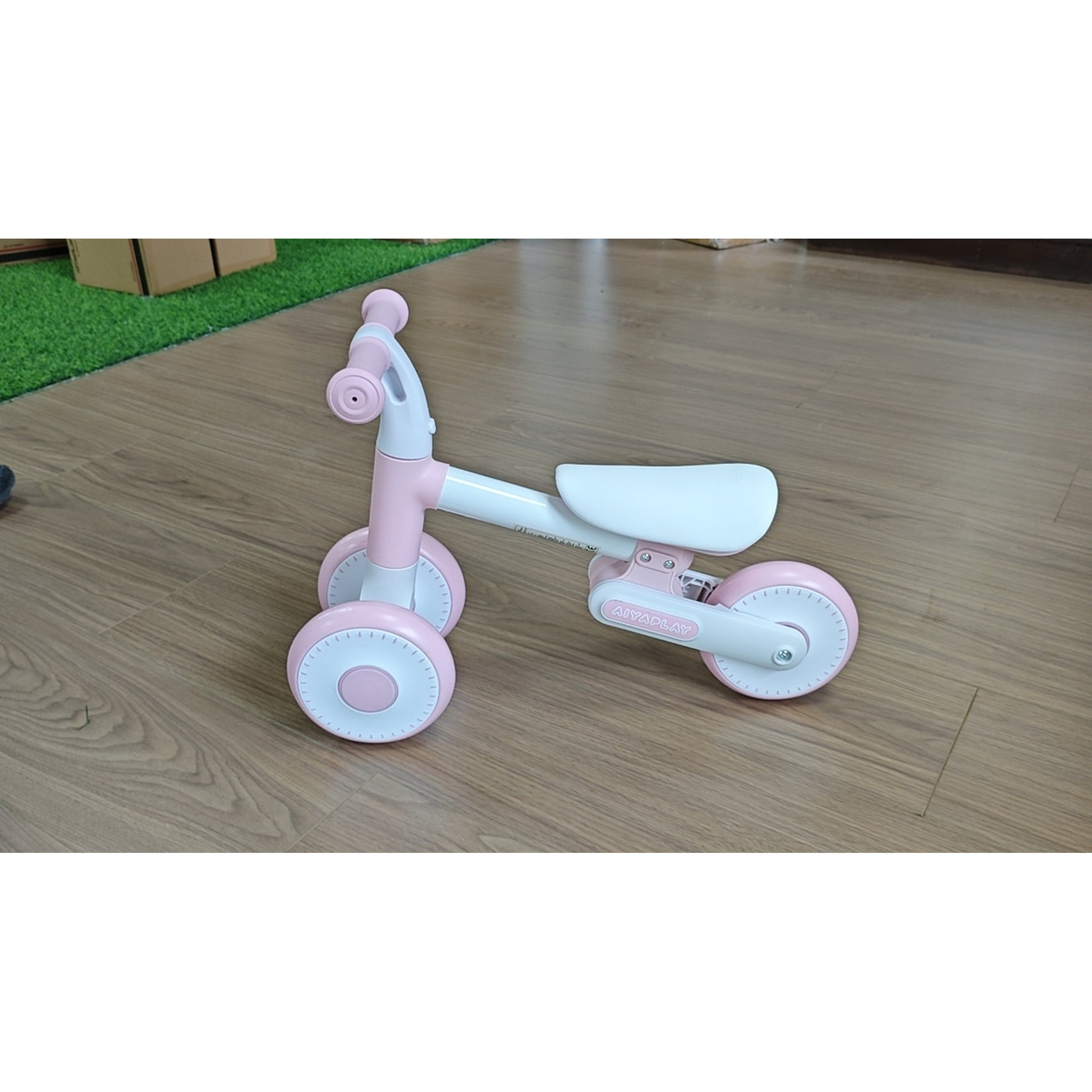 Draisienne Bébé 1-2 Ans Pliable, Siège Réglable, Direction Limitée à 135°, Pneus EVA Silencieux, 52x23x36,5cm, Rose