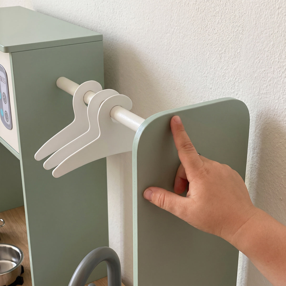 Cuisine enfant jouet d'imitation, dinette enfant avec cuisinière, évier, micro-ondes, 5 accessoires, vert