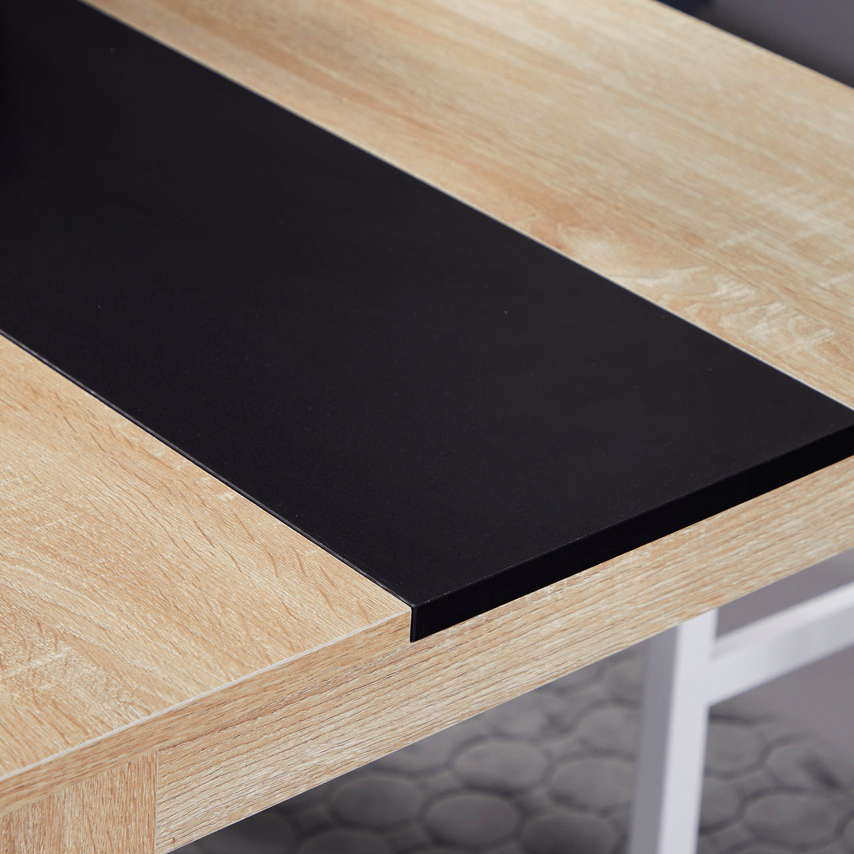 Eettafel keukentafel modern design met groot blad 2-4 personen van hout afm. 120L x 69B x 75H cm