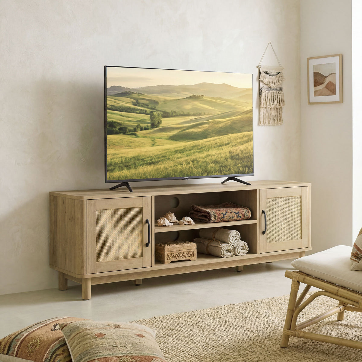 Meuble TV 135 cm, meuble télé pour téléviseur jusqu'à 65 pouces avec 2 portes en rotin, 2 compartiments ouverts, chêne