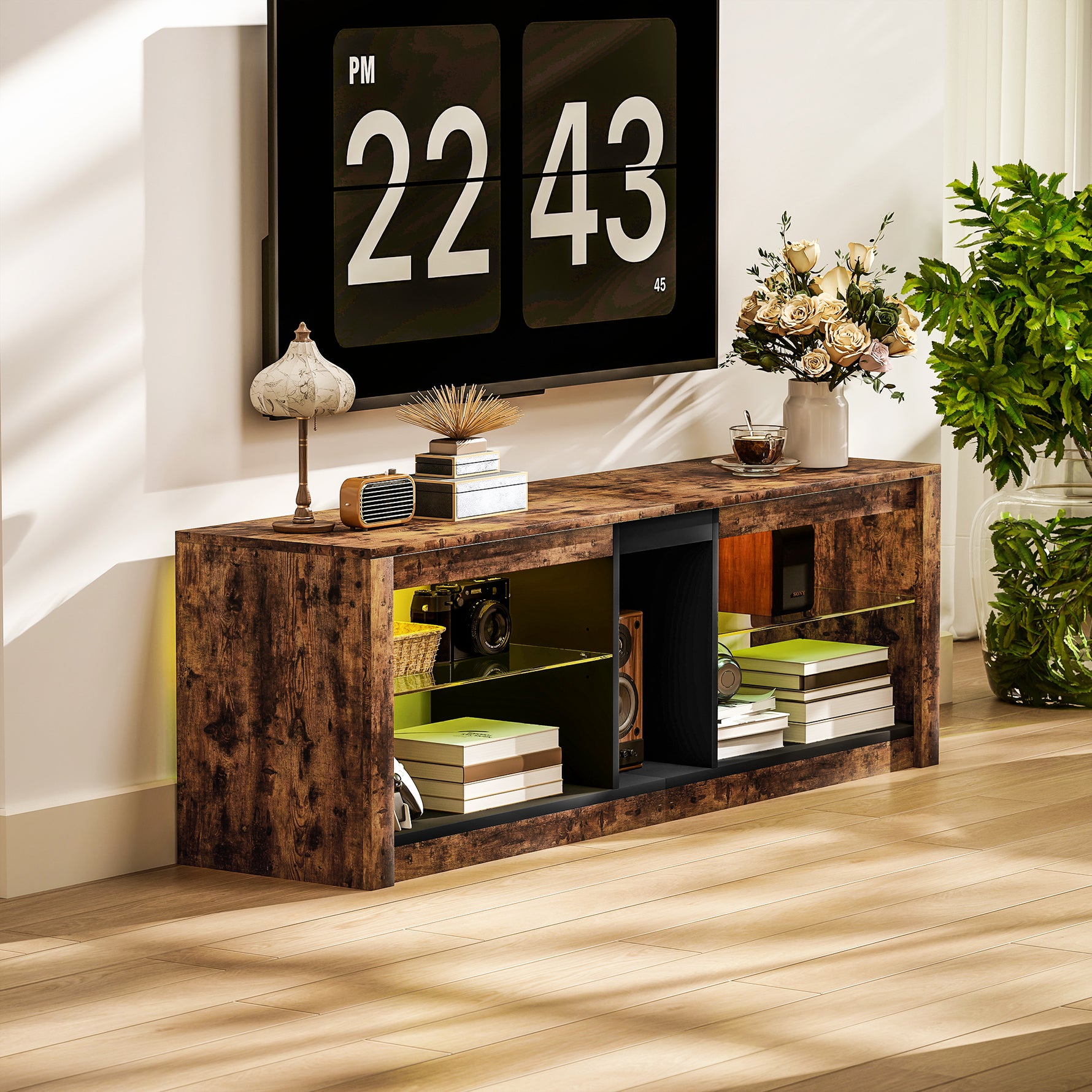 Meuble TV avec lumières LED et télécommande, étagères et compartiments ouvert, 140x35x47cm, marron