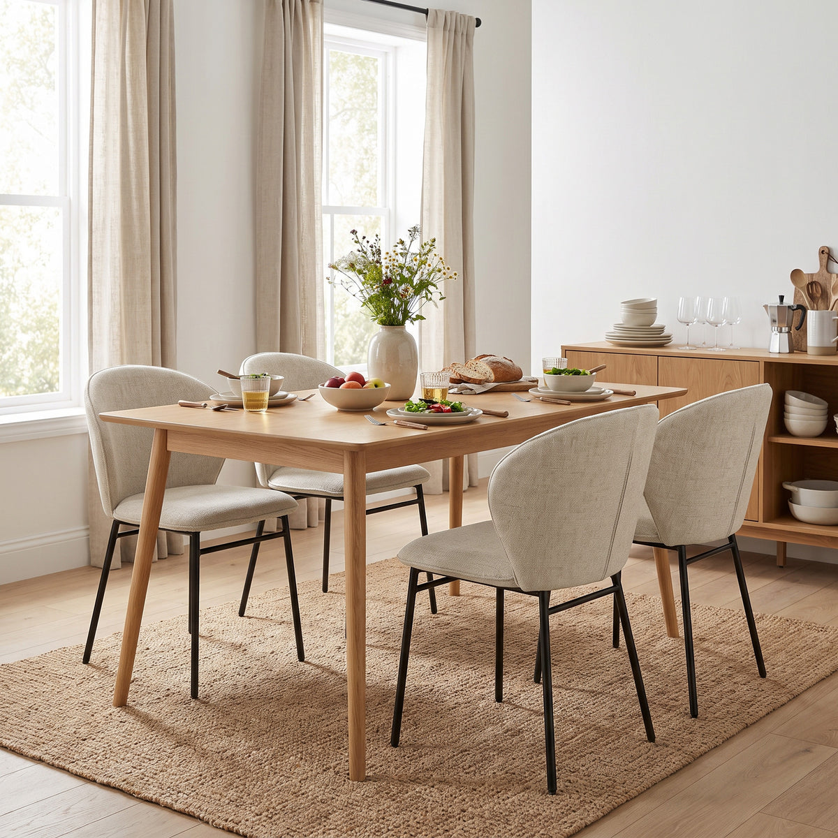 Juego de 2 sillas de comedor con asiento tapizado en tela efecto lino, patas de acero estable, diseño moderno, color crema