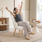 Fauteuil de salon en tissu bouclette, fauteuil capitonné et rembourré avec pieds en bois, 71 x 74 x 96 cm, beige