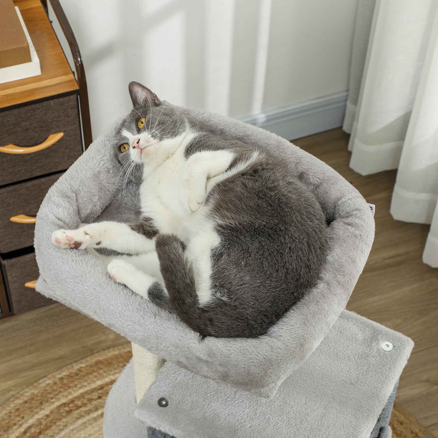Arbre à chat, tour de jeux, hauteur de 104 cm, avec lit maison, brosse de toilettage,  44l x 34P x 104H cm, gris clair