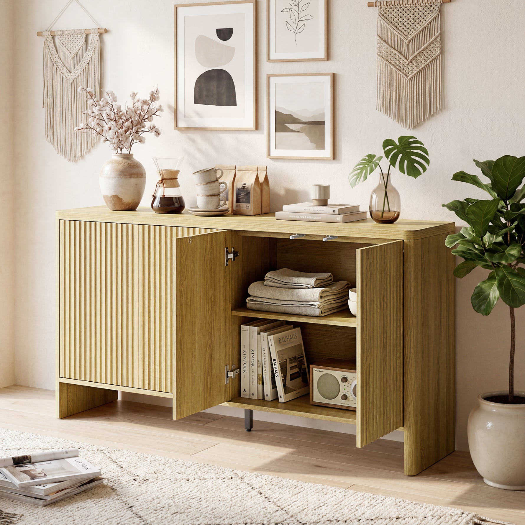 Buffet salon, meuble de rangement avec 4 portes rainurées, étagère réglable, ouverture par pression, 147x40x77cm, chêne