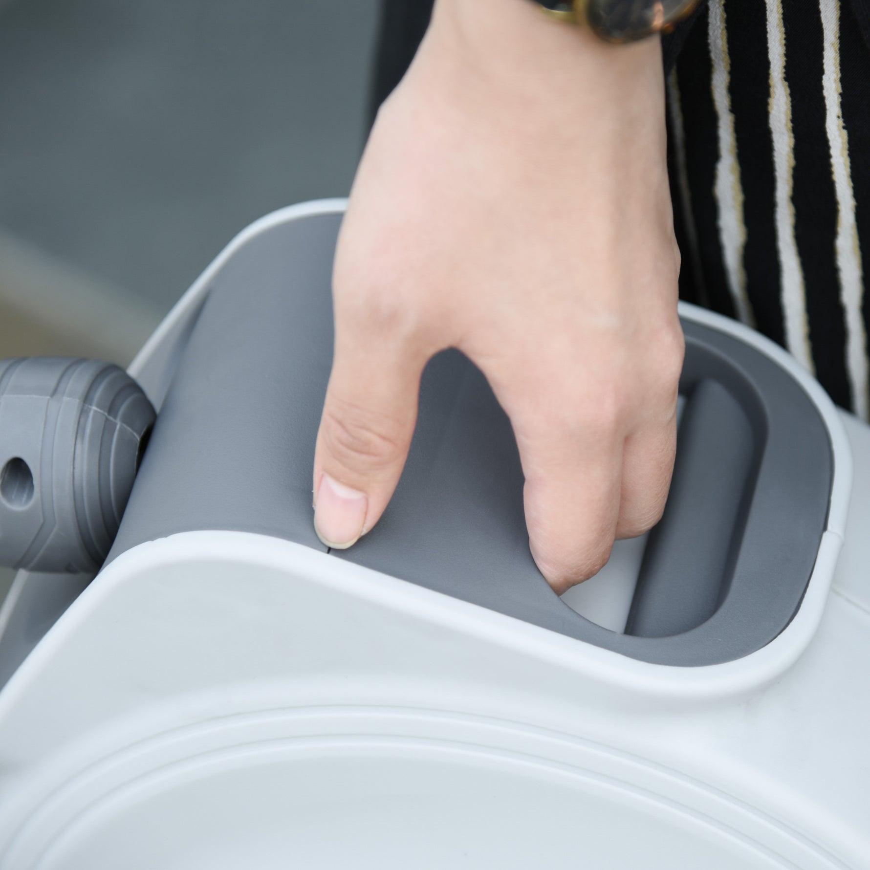 Enrouleur de tuyau à air comprimé - tuyau : 15 m + 1,4 m - Ø intérieur 3/8" (9,5 mm), 1/4" (6,35 mm) BSPT - dévidoir automatique pour tuyau d'air rétractable gris
