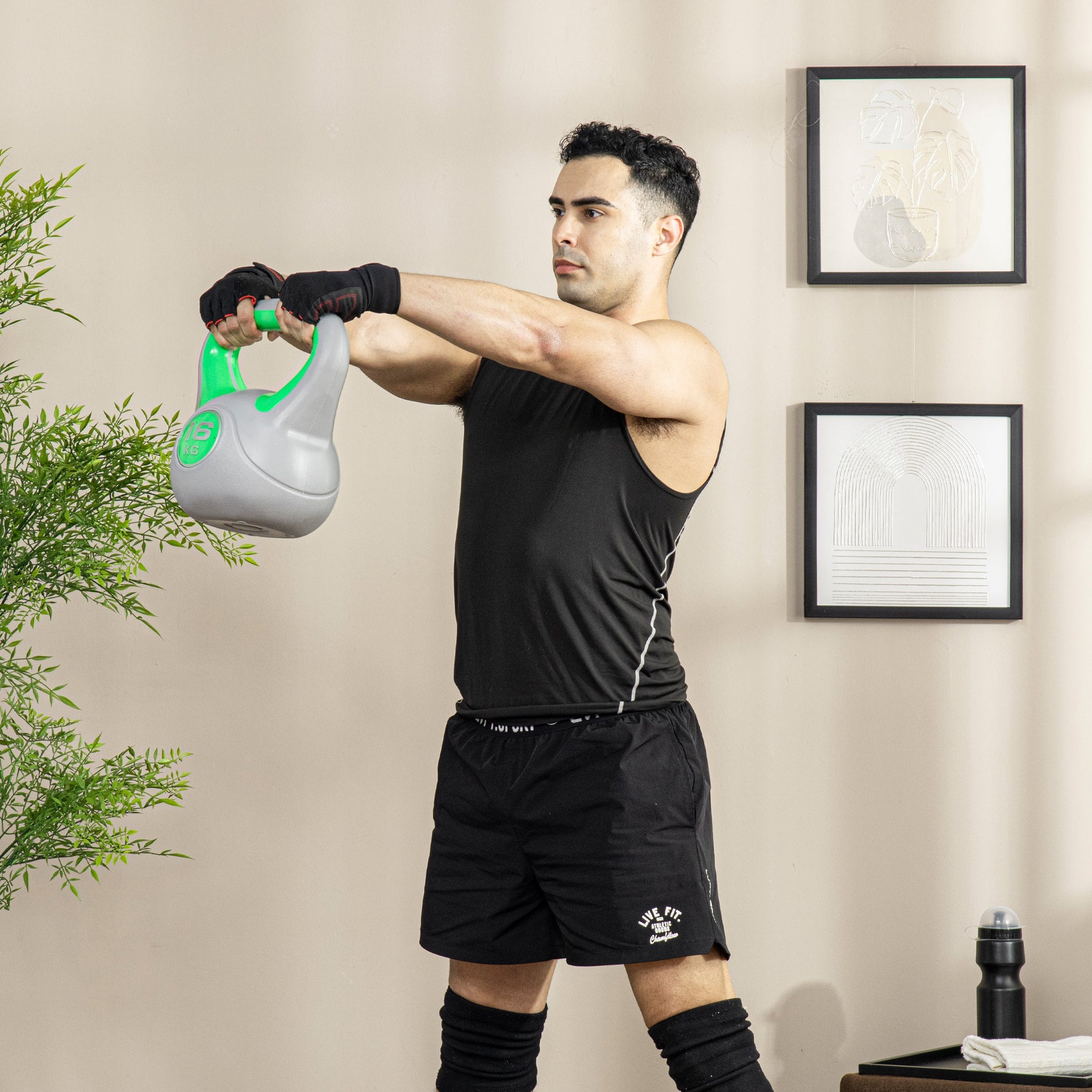 Kettlebell 16 kg, Haltère avec Poignée Ergonomique, Haltère à Boule, Musculation, Entraînement, 27 x 17 x 31 cm, Vert