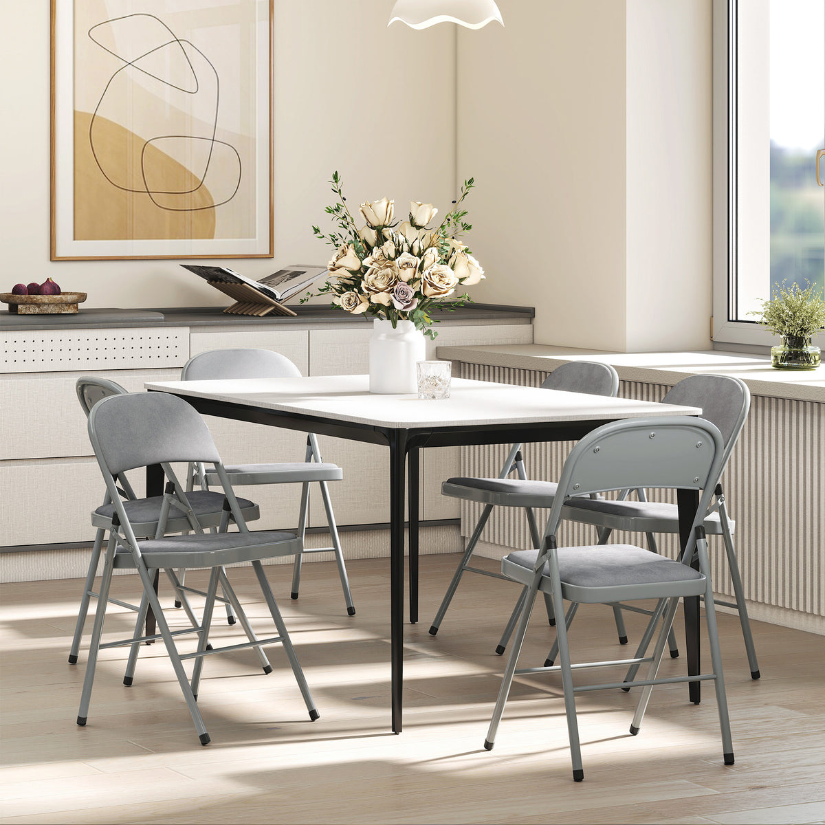 Lot de 4 chaises pliantes et portables intérieur avec assises et dossiers rembourrés en velours, cadre en acier, gris clair