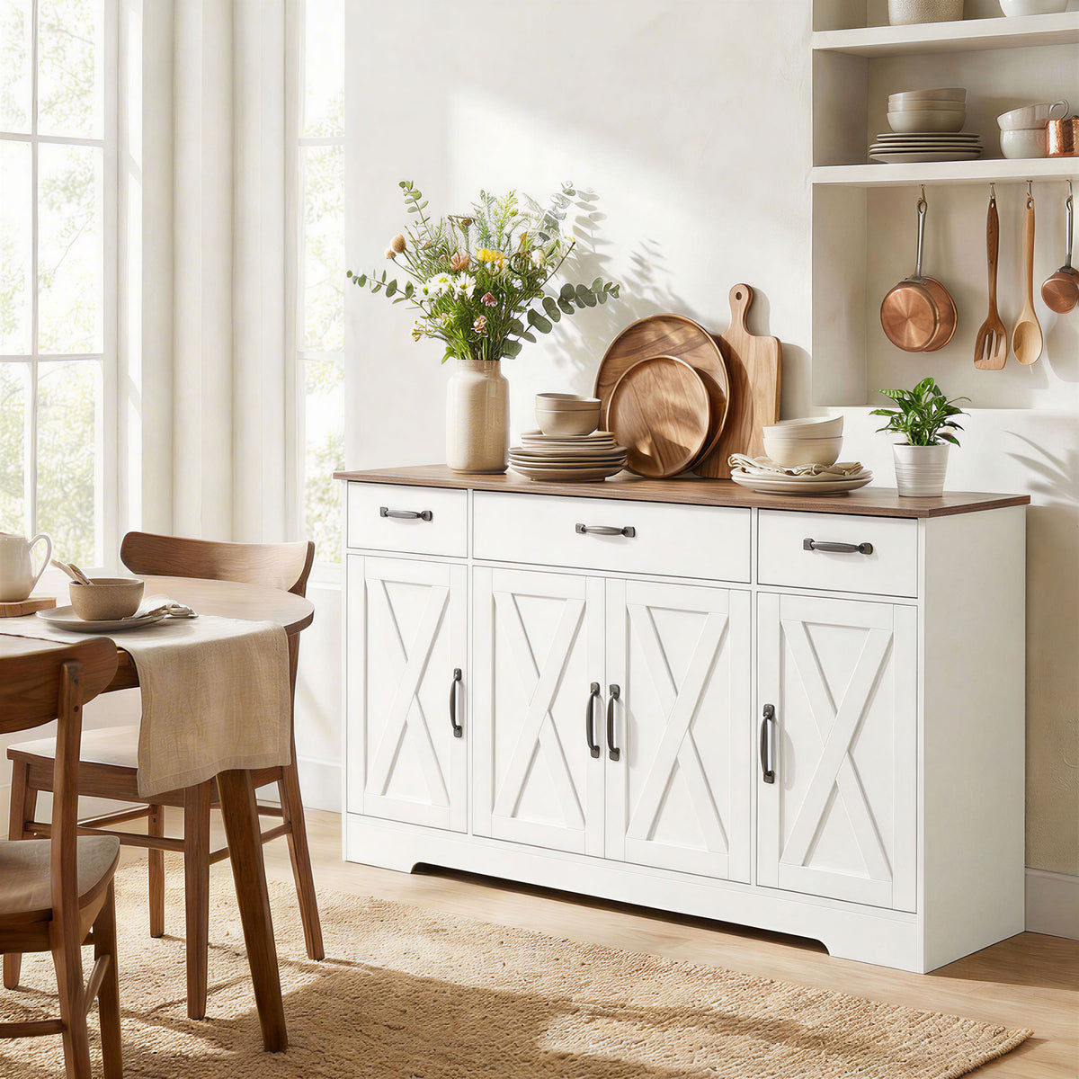 Credenza, mobile da cucina stile rustico con 4 ante a granaio, 3 cassetti, ripiani regolabili, bianco