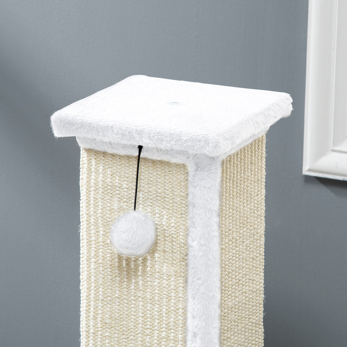 Krabpaal voor katten, sisal en pluche, met hangend balletje, stabiele voet, 41 x 41 x 81 cm, wit en crème