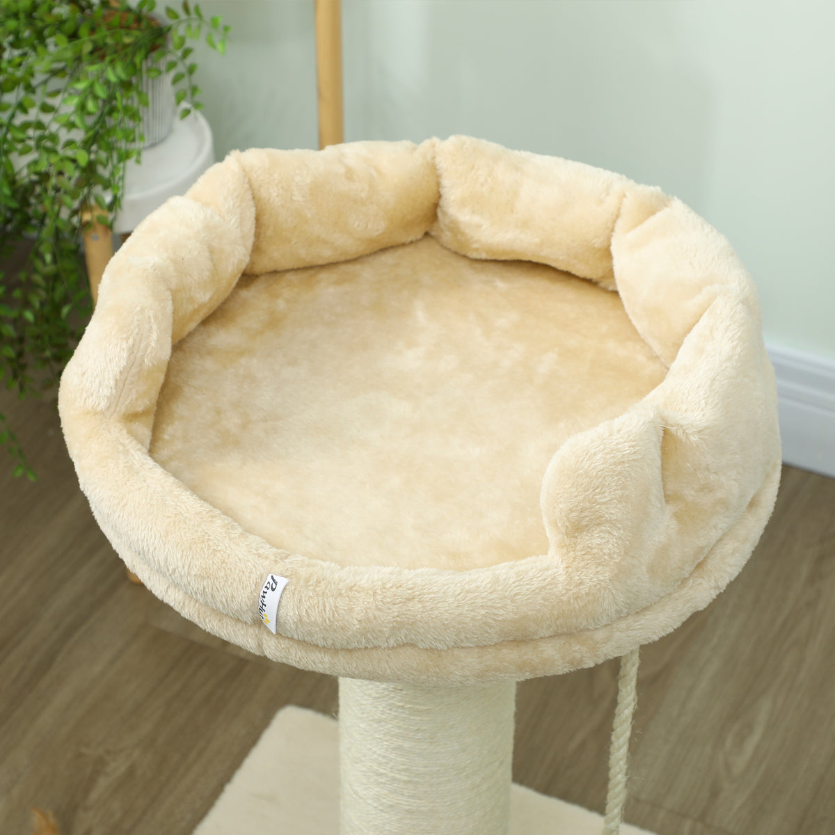 Arbre à chat grattoir design jeu boule et cordelette suspendue+ plateforme peluche - 55 x 55 x 83 cm - sisal beige