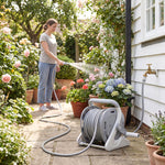 Wand-Schlauchbox 20+2 m x Ø 15 mm, tragbarer Gartenschlauch-Aufroller, Sprühdüse mit 2 Modi, Grau