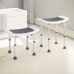 Sedile doccia regolabile in altezza, sgabello doccia ergonomico, piedini antiscivolo, carico max. 135 kg, alluminio HDPE, grigio