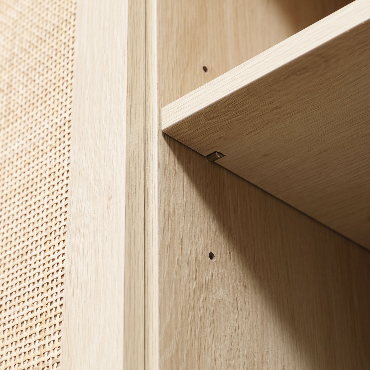 Buffet Meuble de Rangement Placard 3 Portes avec étagère réglable Effet cannage Style bohème - 136 x 41 x 70 cm