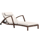 Bain de soleil, chaise longue en résine tressée avec dossier réglable, roulettes, coussin et accoudoirs, marron et beige