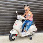 Vespa Scooter Moto électrique Enfants 6 V dim. 102L x 51l x 76H cm Musique MP3 Port USB klaxon Phare feu AR Blanc