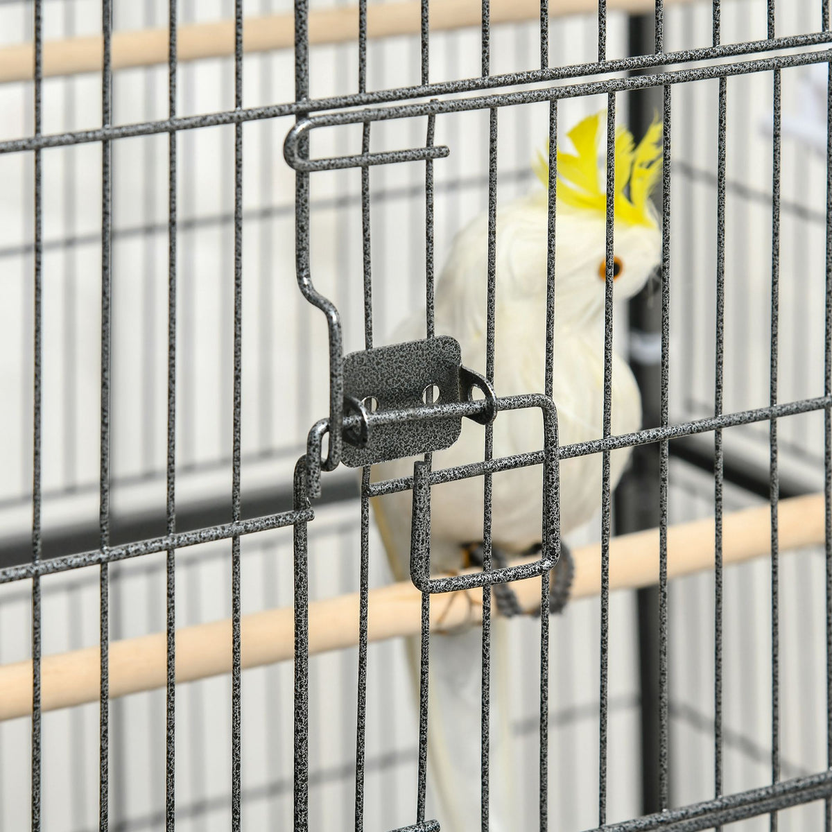 Vogelkooi op standaard volière voor binnen 4 houten zitstokken en voederbakjes donkergrijs staaldraad
