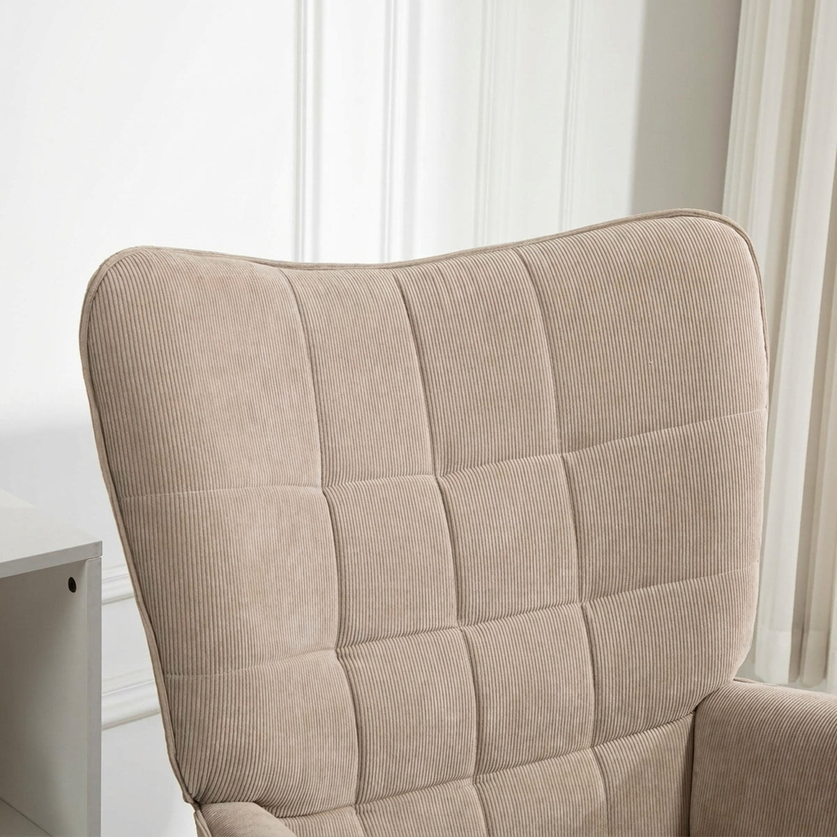 Wohnzimmersessel mit Fußhocker, gepolsterter Akzentsessel aus Cord, hohe Rückenlehne und Armlehnen, Braun