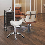 Rollhocker, Massagehocker mit höhenverstellbarer Sitzfläche 49-61 cm und ergonomischem Sattelsitz, 360° drehbarer Arbeitshocker auf Rollen, für Massage, Tattoo, Klinik, Spa, weiß