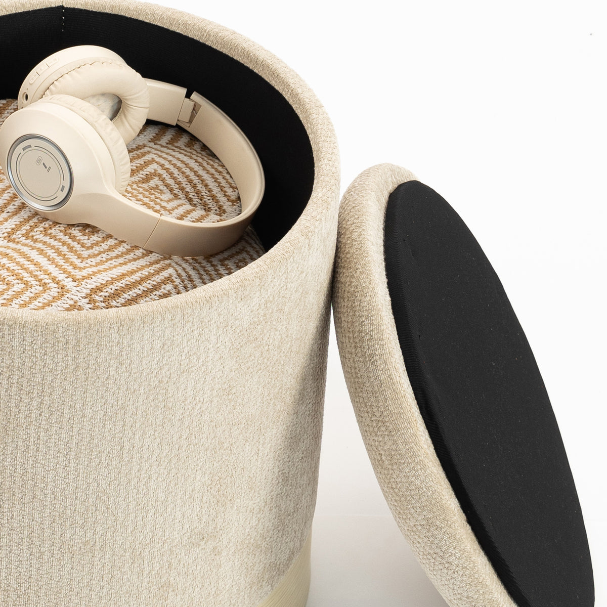 Opbergpoef, ronde hocker van chenille, voetenbankje met metalen onderstel in houtlook, beige