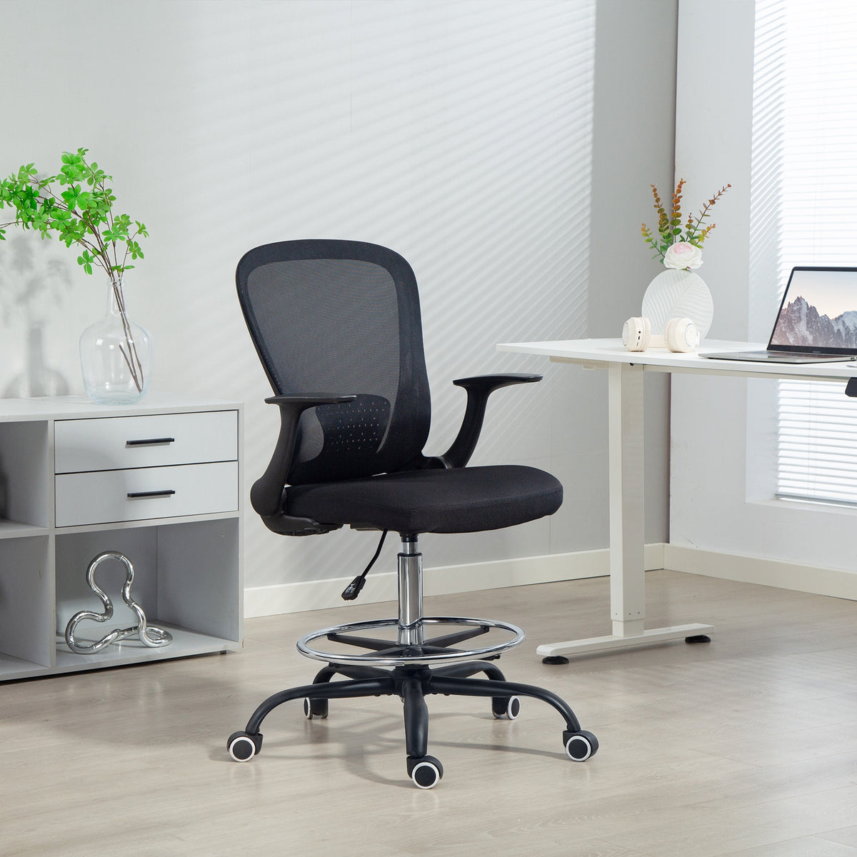 Sedia da ufficio ergonomica con poggiapiedi regolabile e braccioli sollevabili, altezza regolabile, 59x62x99-119cm, nero