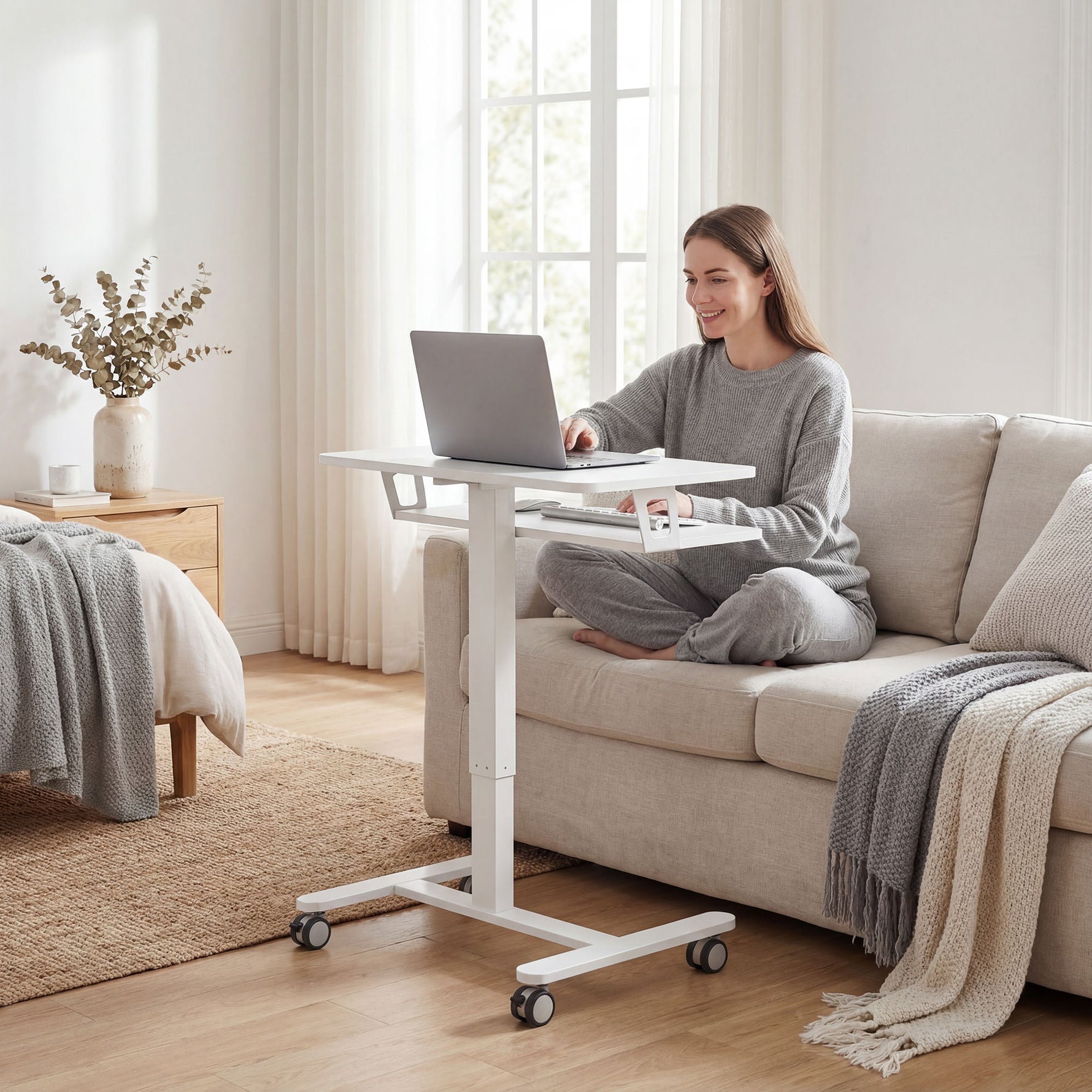 Bureau Assis-Debout Réglable en Hauteur, Bureau Mobile avec Plateau pour Clavier, Roulettes et Cadre en Acier, Blanc