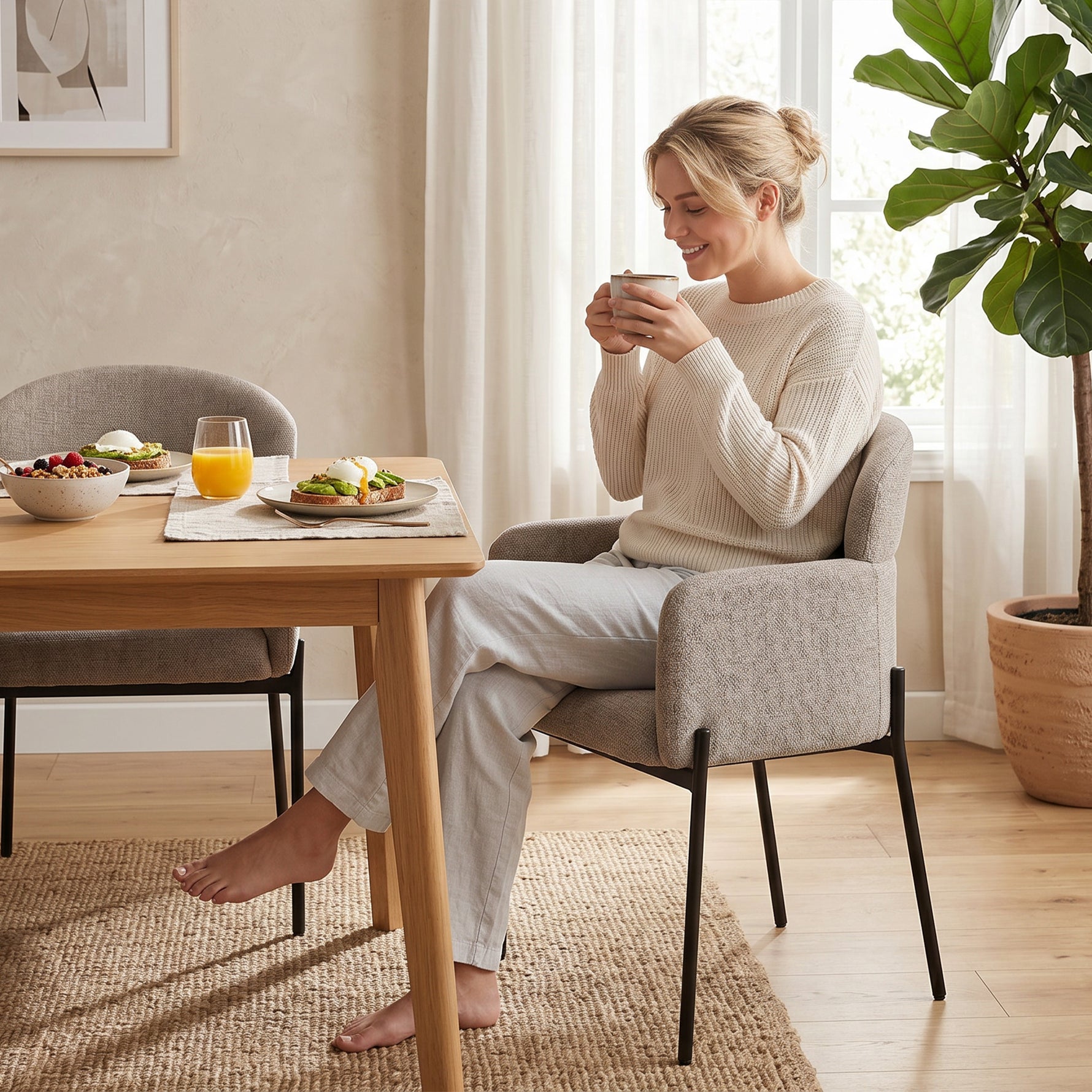 Fauteuil Salon, Fauteuil d'Appoint Rembourré en Chenille avec Dossier Courbé et Accoudoirs, Pieds en Métal, Marron Clair