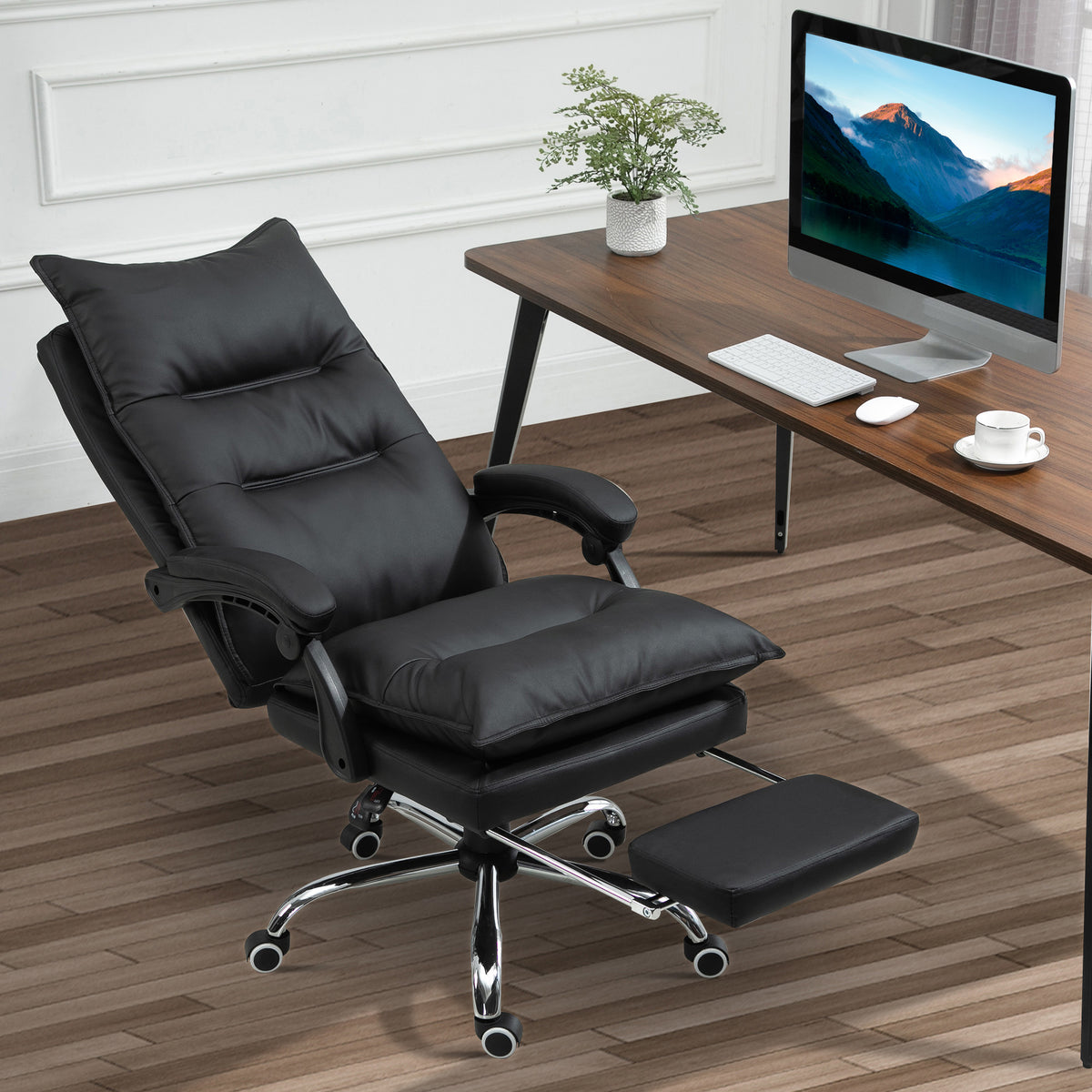 Fauteuil de bureau, chaise bureau ergonomique en similicuir avec large assise rembourrée, dossier inclinable, hauteur réglable, accoudoirs et repose-pied intégrés, charge 135 Kg, noir