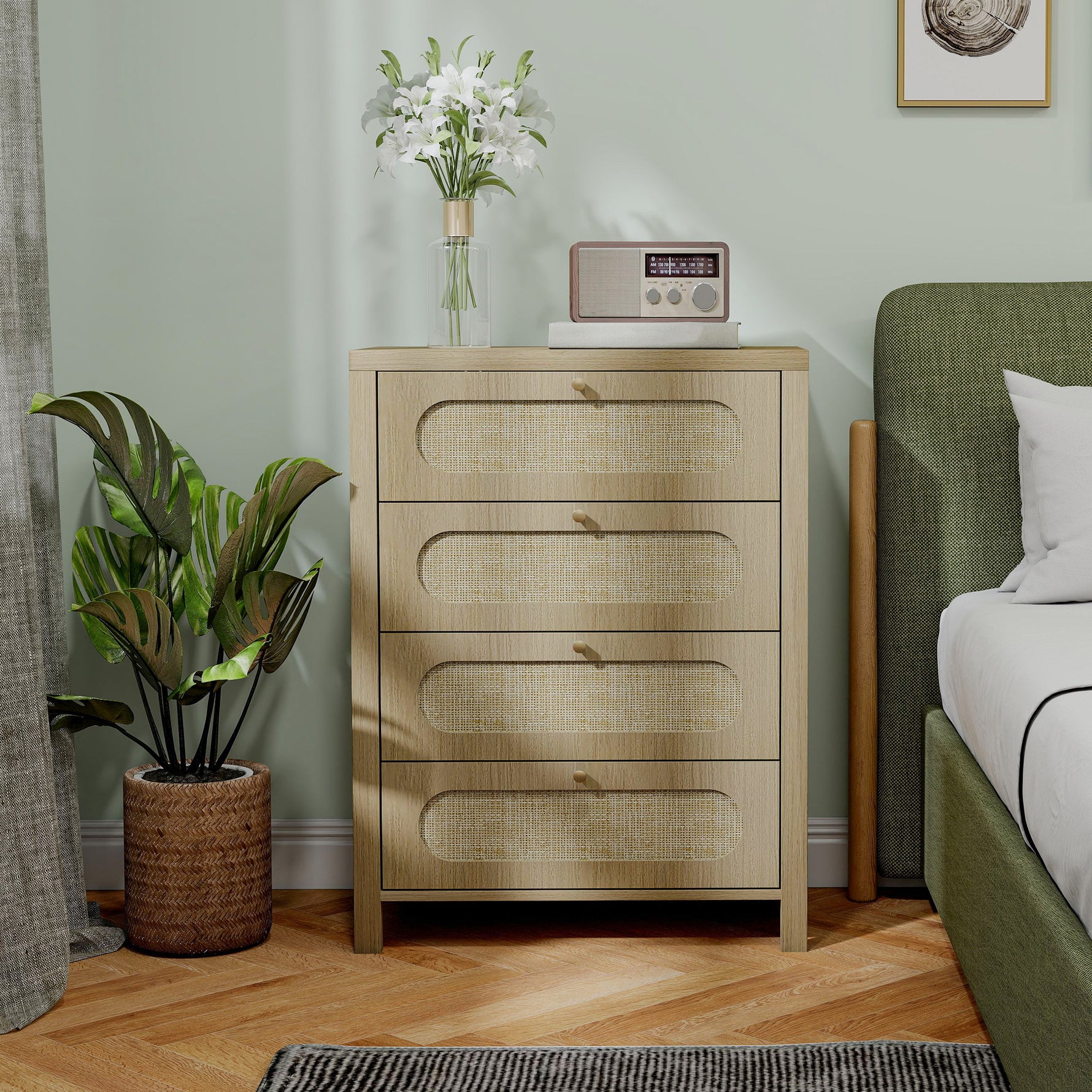 Commode 4 tiroirs meuble de rangement style bohémienne avec portes résine tressée, 70 x 38 x 93 cm, effet bois naturel