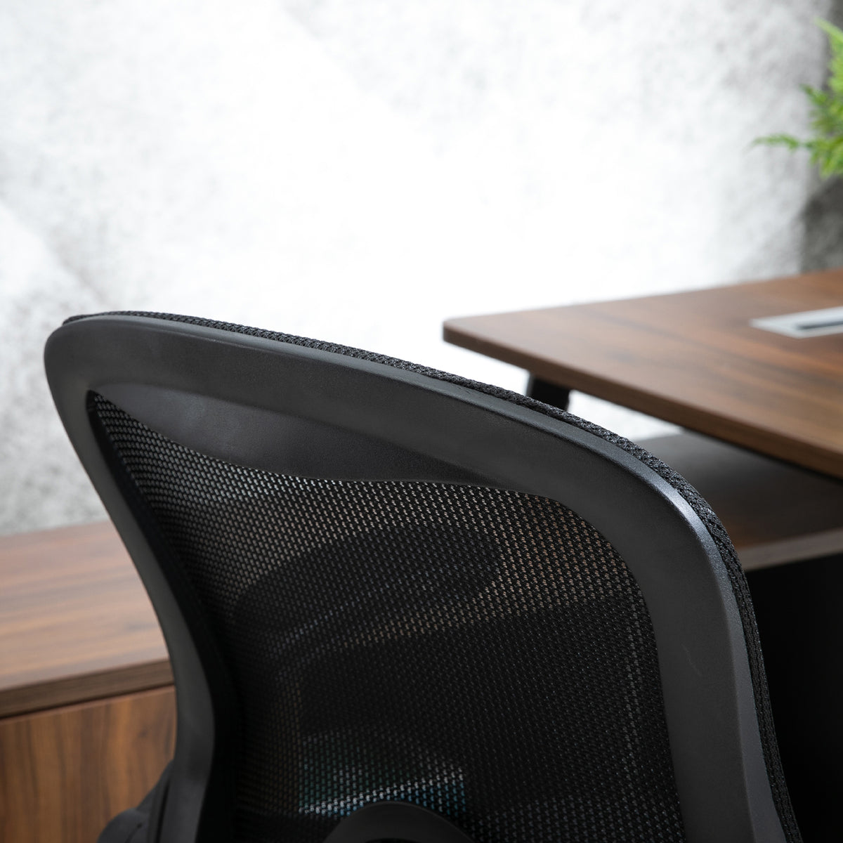 Chaise bureau ergonomique, fauteuil de bureau avec repose-pieds, chaise de dessin à dossier en maille, hauteur réglable, accoudoirs, assise rembourrée et pivotante 360°, noir