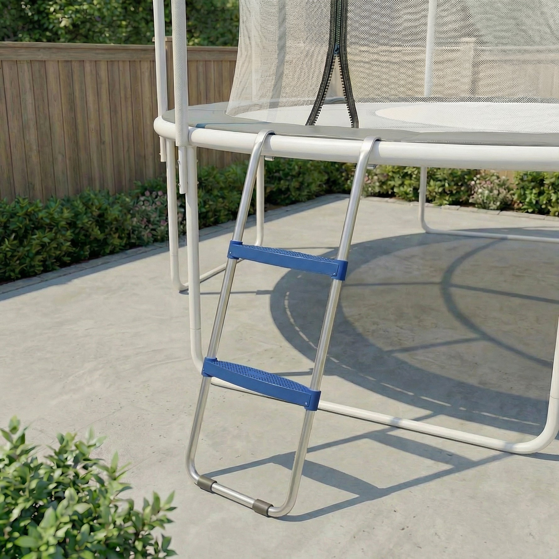 Échelle de Trampoline 2 Marches Larges avec Crochet Universel, Cadre en Acier Galvanisé, Charge 150 kg, 97x32x7 cm, Bleu