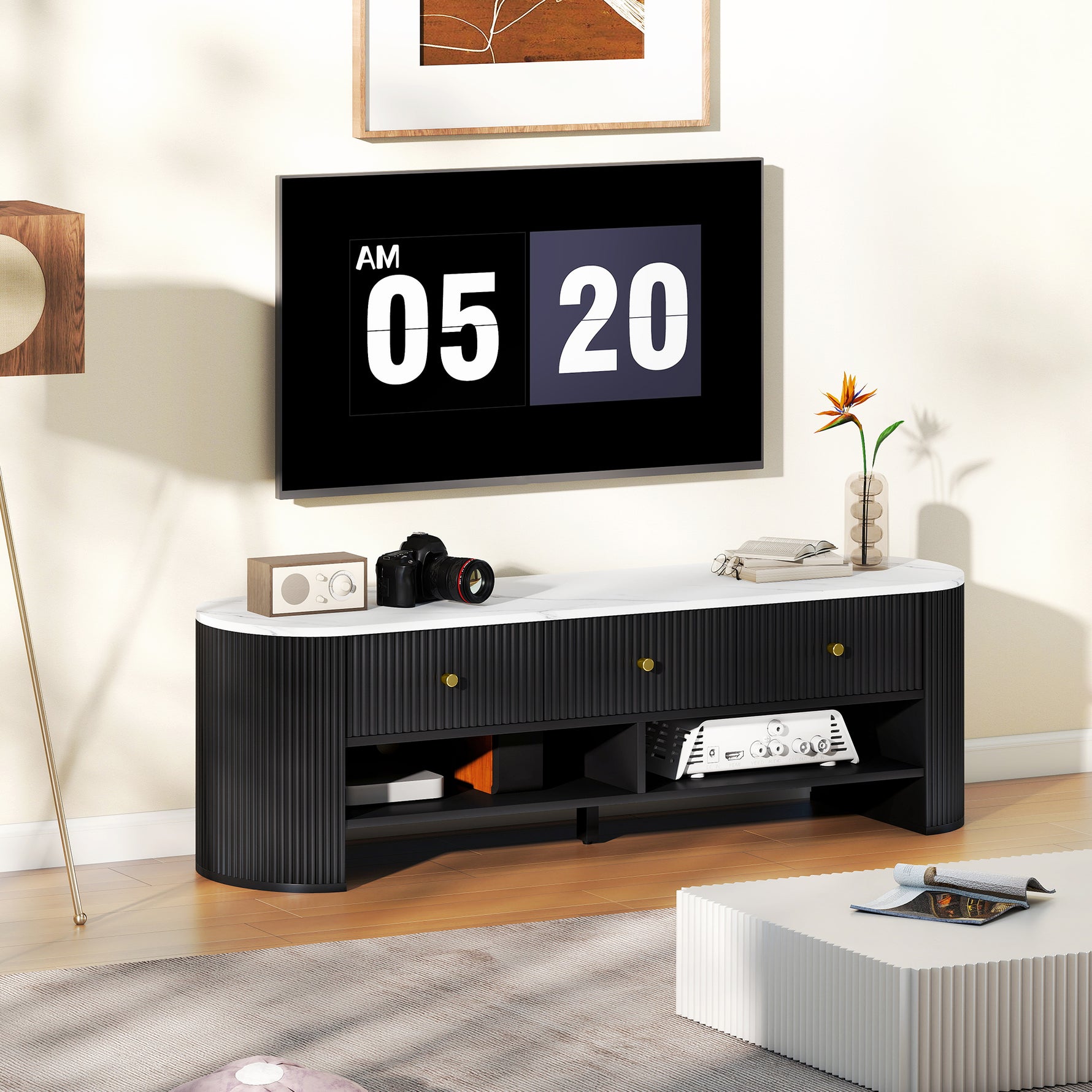 Meuble TV 140 cm, meuble télé pour téléviseur 65 pouces effet marbre avec 3 tiroirs façades à cannelures 2 étagères noir