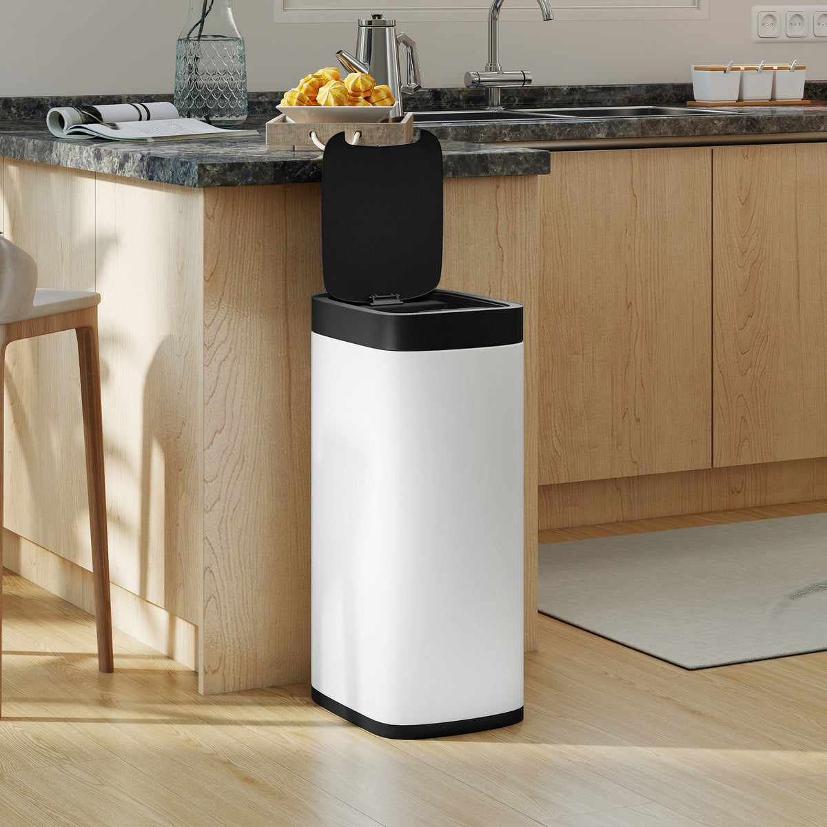 Pattumiera da cucina automatica 50L, pattumiera con sensore di movimento, a batterie, 26,5x35,5x68cm, crema