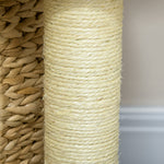 Tiragraffi per gatti in sisal naturale, 1 cuccia, cesta, pon-pon, peluche, giacinto d'acqua, 45 x 40 x 74 cm, beige
