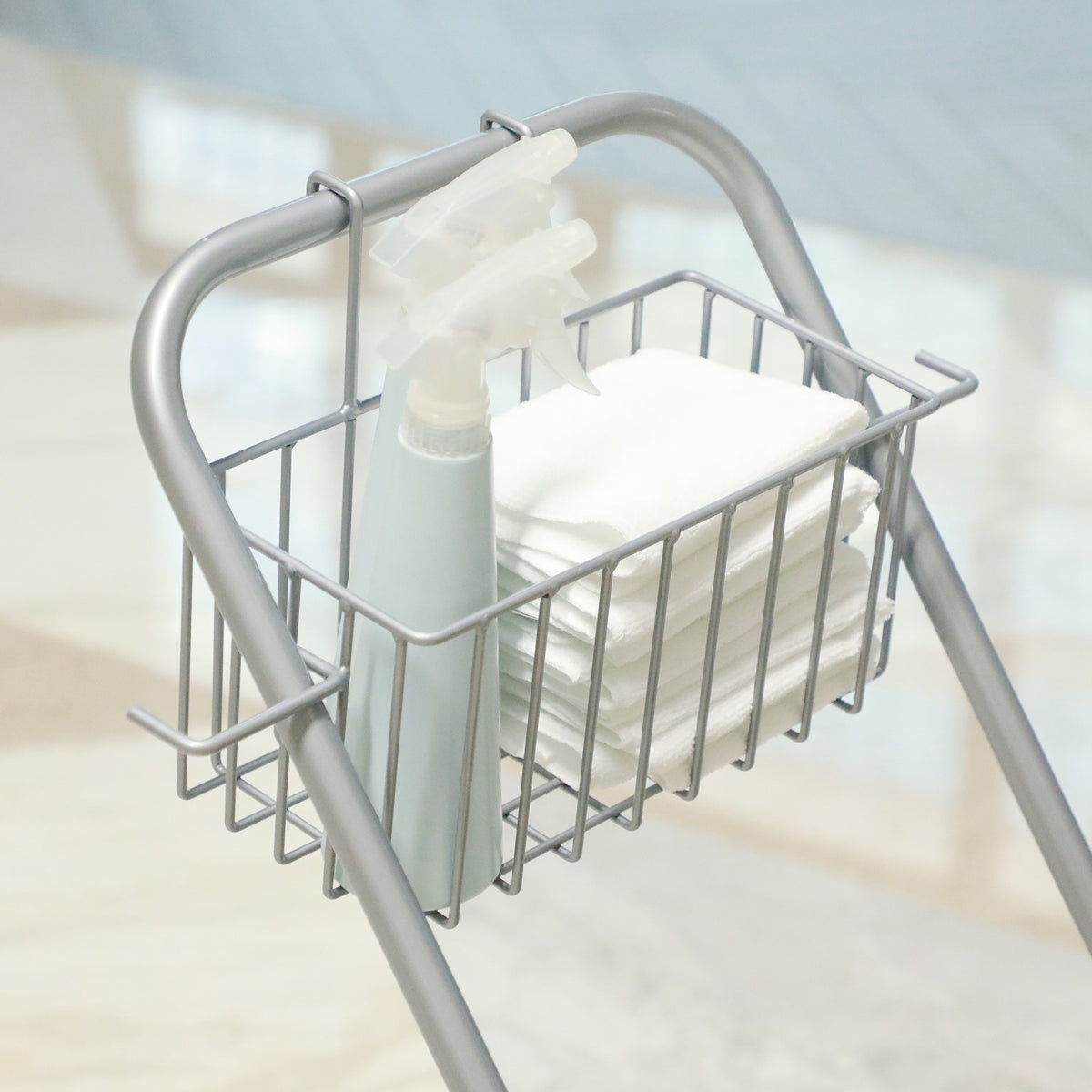 Chariot de lavage chariot de ménage professionnel presse à mâchoire seau 26 L + panier de rangements jaune