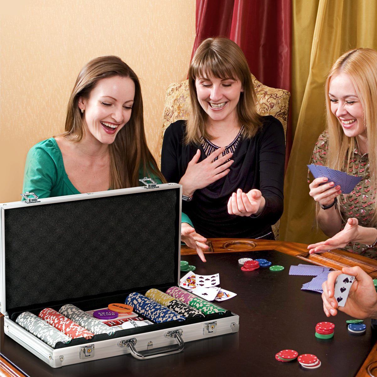 Mallette de Poker Coffret de Poker Complet avec 500 jetons 5 dés 2 Jeux de Cartes 3 boutons 1 Tapis en Feutre