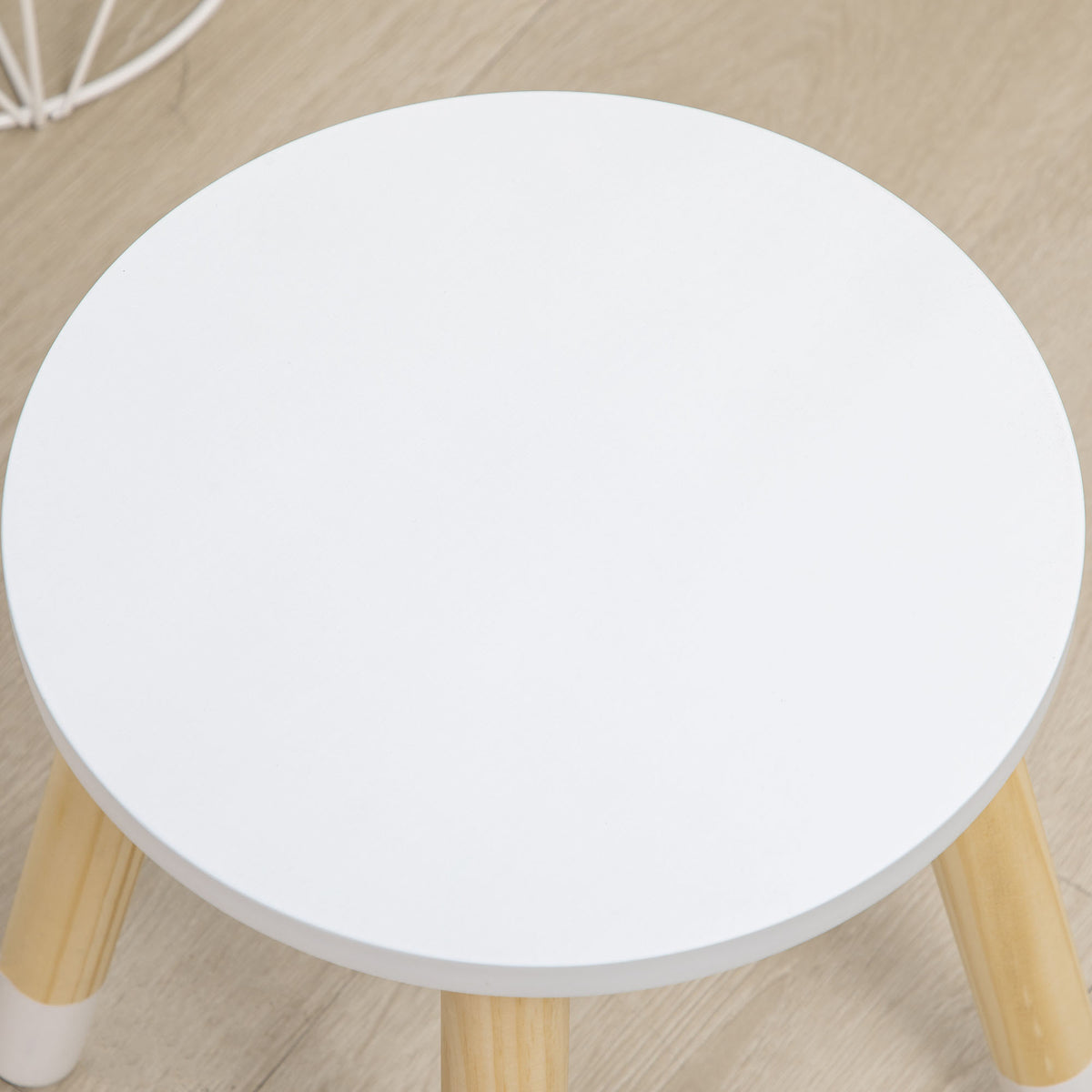 Haurrentzako apaindegia makillaje-mahaia taburetearekin, ispiluarekin eta 2 tiraderarekin, 3-6 urte, 60 x 40 x 95 cm, zuria eta egurra