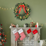 Couronne de Noël artificielle lumineuse avec 20 LED de 60 cm - décorée de houx et de pommes de pin