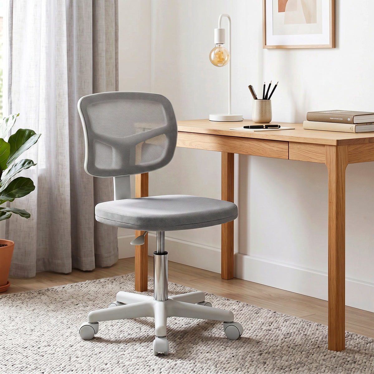 Chaise de Bureau Ergonomique Sans Accoudoirs, Fauteuil de Bureau Pivotant, Dossier Courbé en Maille et Roulettes, Gris