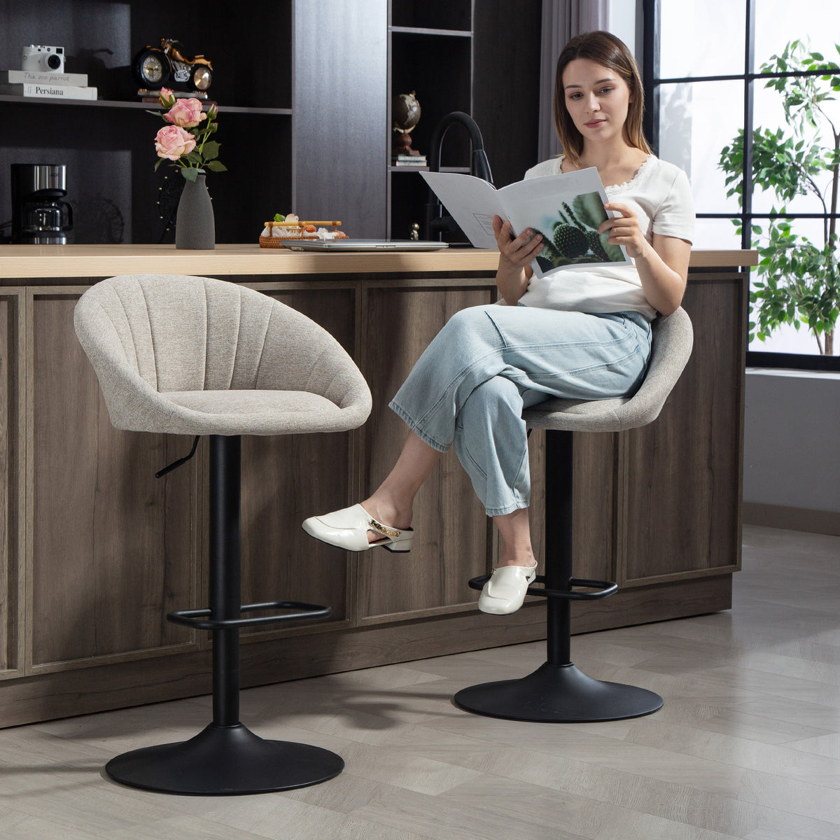Lot de 2 tabourets de bar, chaises de bar hauteur réglable avec dossier et accoudoirs, repose-pieds, beige