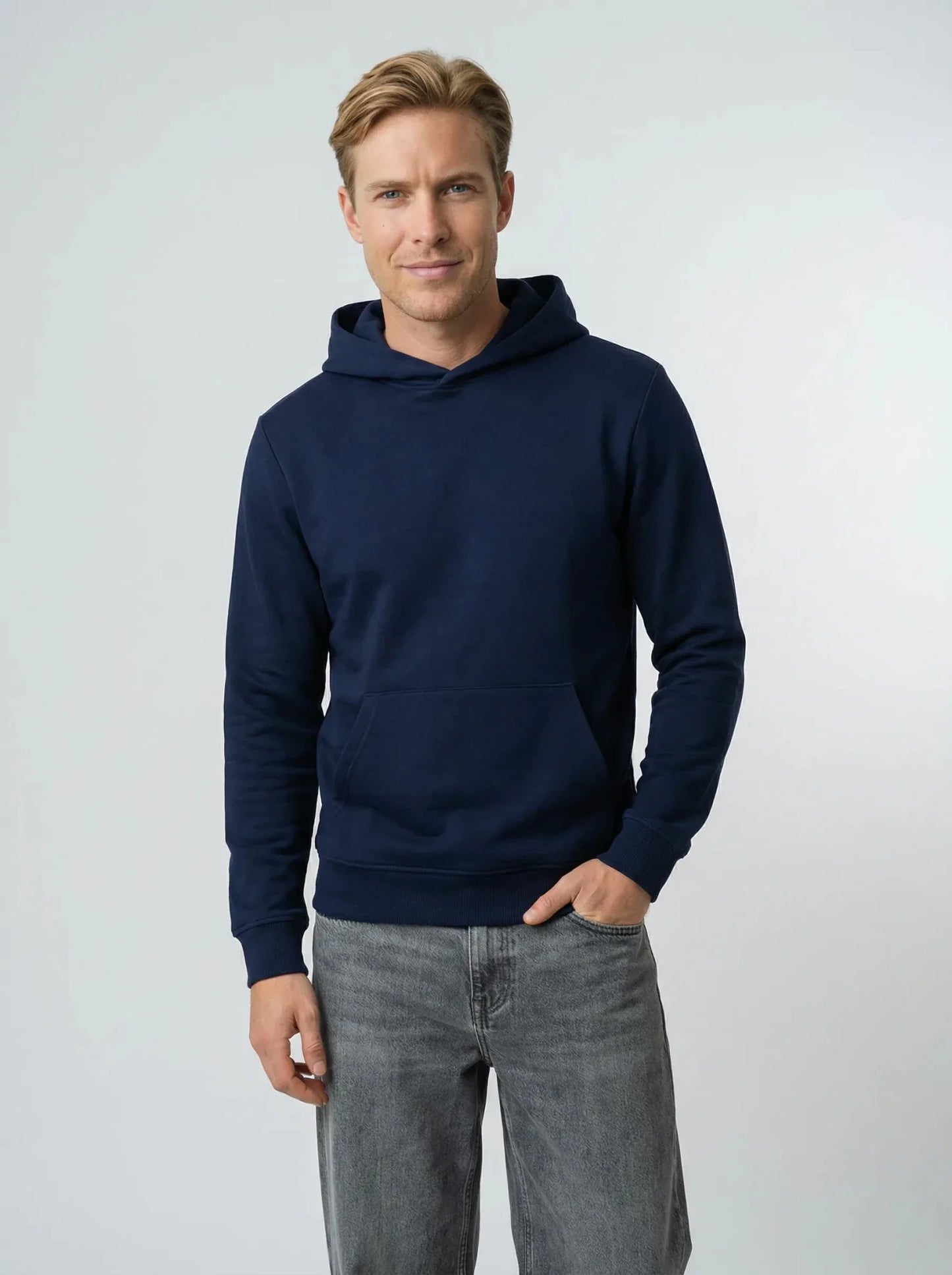Sweat à Capuche Bleu Marine en Coton Bio – Fabriqué en France – Erverte Paris
