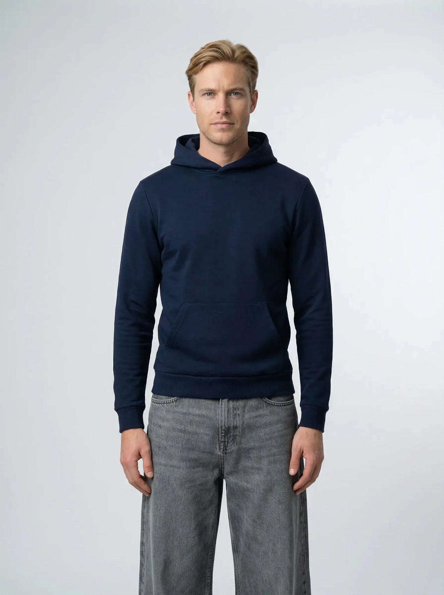 Sweat à Capuche Bleu Marine en Coton Bio – Fabriqué en France – Erverte Paris