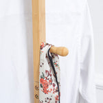 Porte manteau sur pied portant à vêtements, Vestiaire en bois avec 3 tringles et 2 crochets